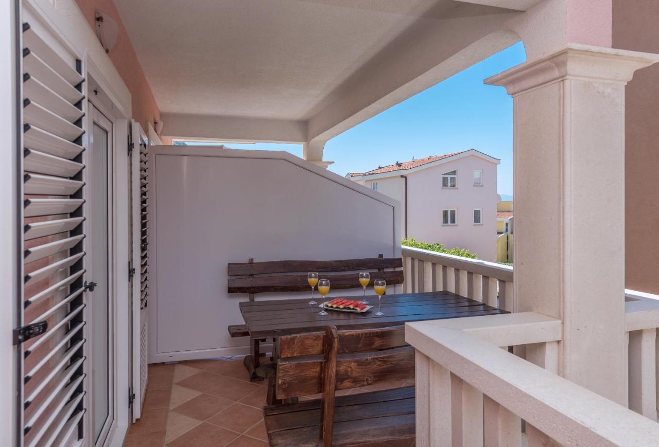 Skiljini Dvori - Apartman Макарска Экстерьер фото